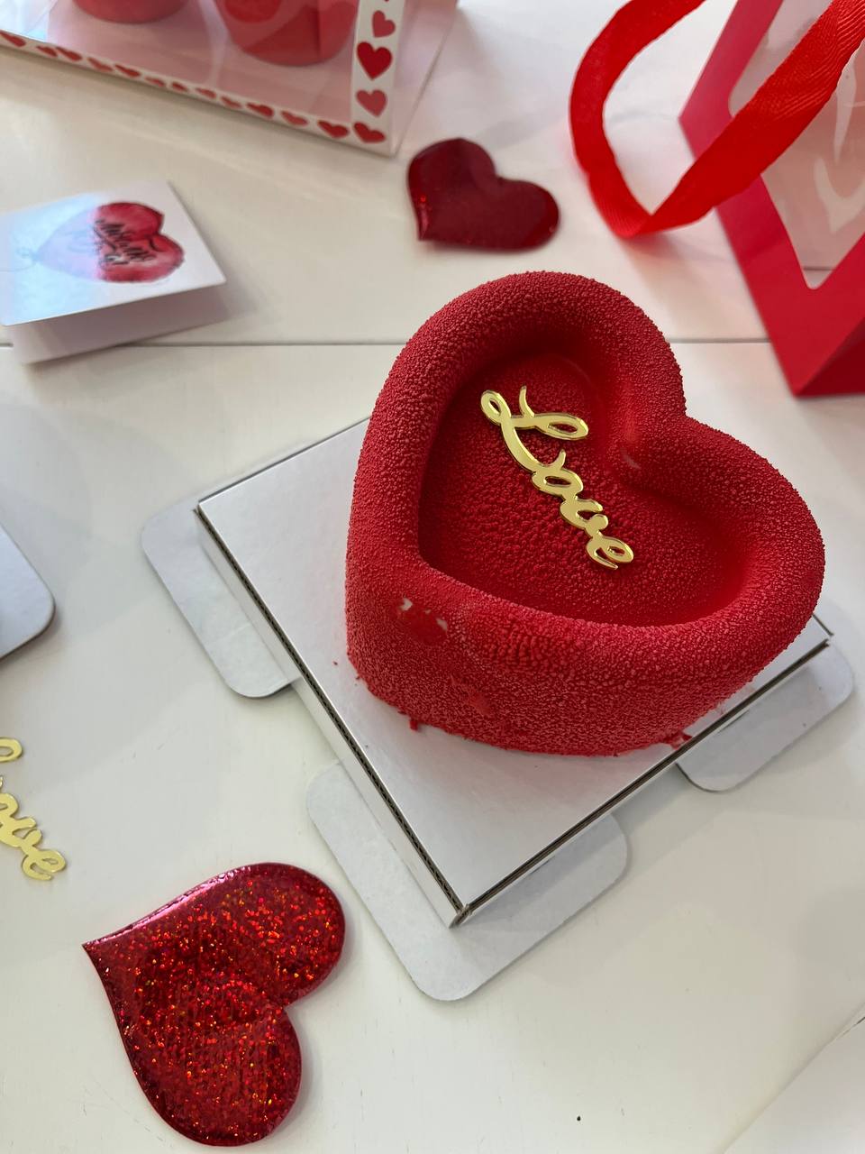 Пример фото торта в чайной паре