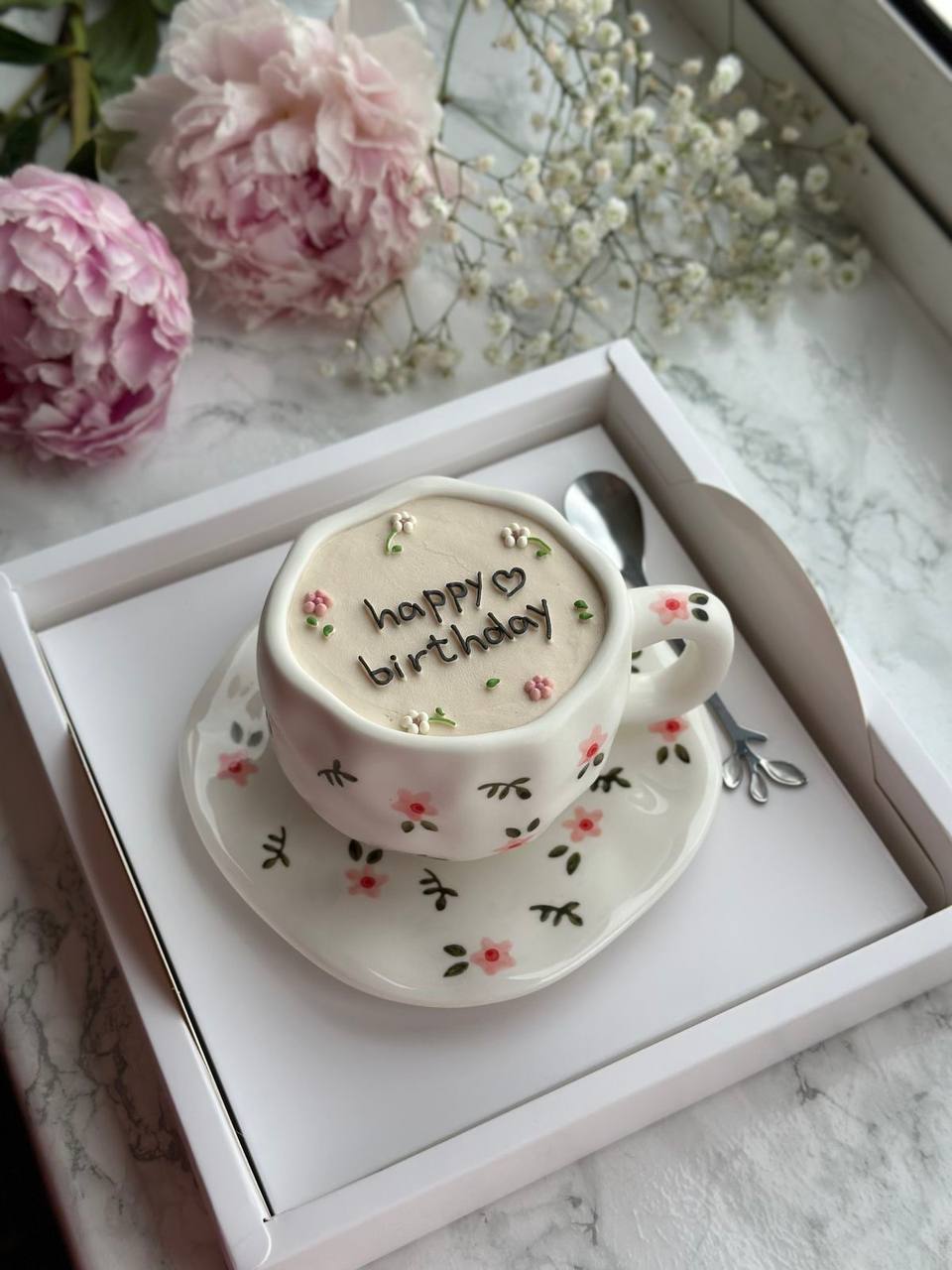 Пример фото торта в чайной паре